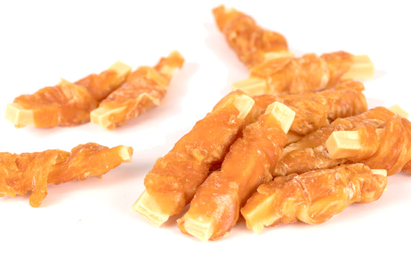 Air Dried Chicken & Cheese pieces served out of the pouch, no artificial additives, protein-rich reward. A natural chicken dog treats treat for dogs and cats from Michinoku Farm Singapore