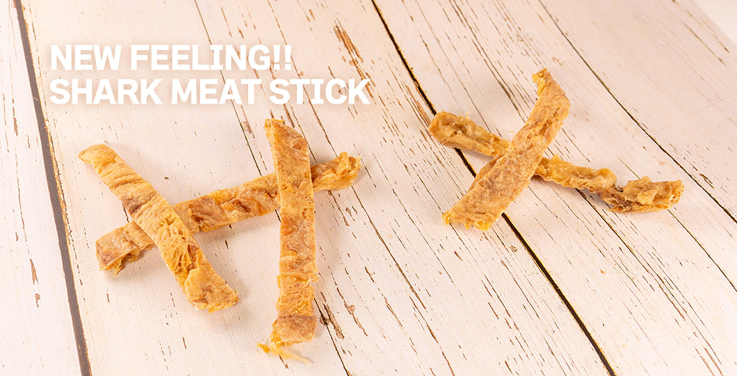 Air Dried Shark Meat Sticks pieces served out of the pouch, no artificial additives, preservatives, coloring. A natural air-dried dog treats treat for dogs and cats from Michinoku Farm Singapore