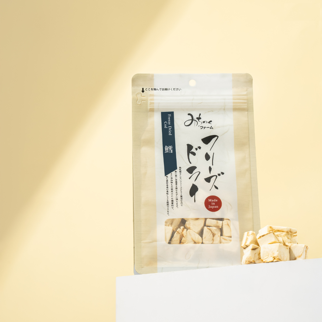 Freeze Dried Cod pieces served out of the pouch, pure fish meat, no salt or additives. A natural cod for dogs treat for dogs and cats from Michinoku Farm Singapore