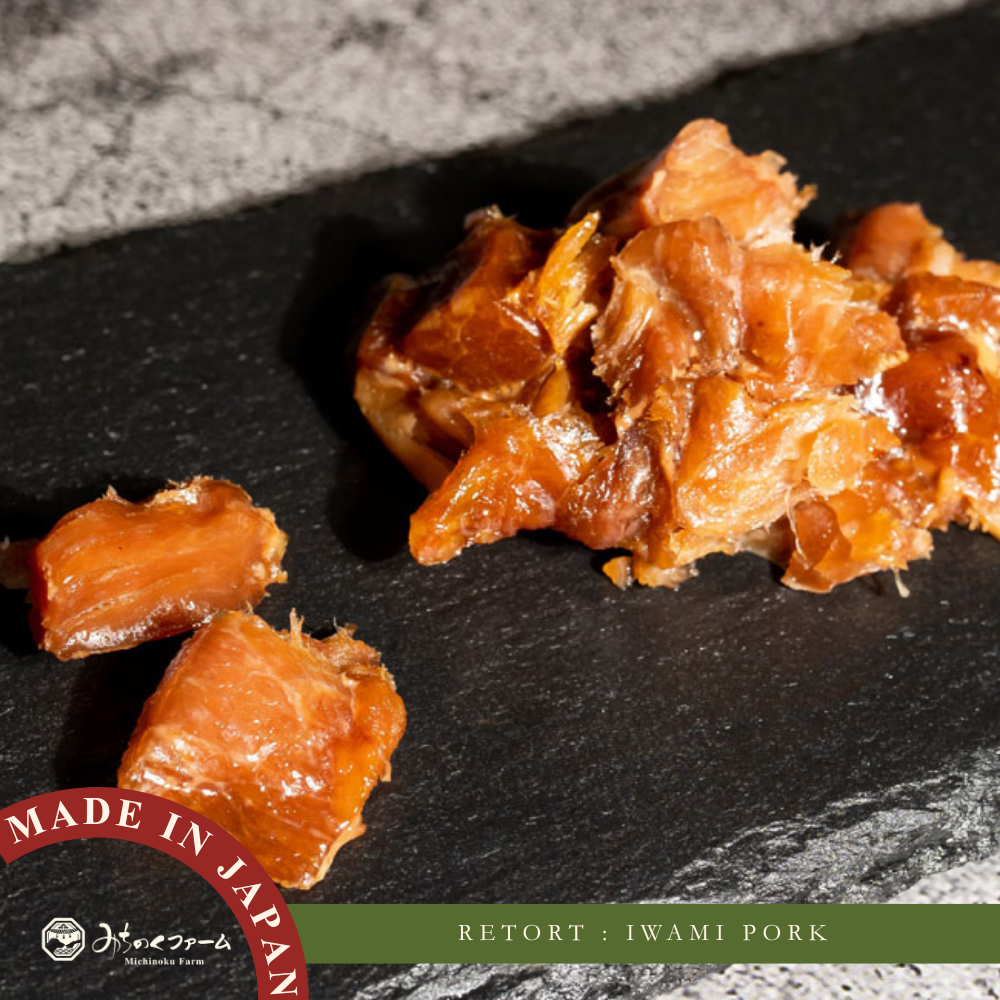 Michinoku Farm Retort Iwami Pork pouch, a retort pork jerky for dogs made in Japan. Kenborough pork, raised with mineral-rich groundwater for dogs and cats in Singapore