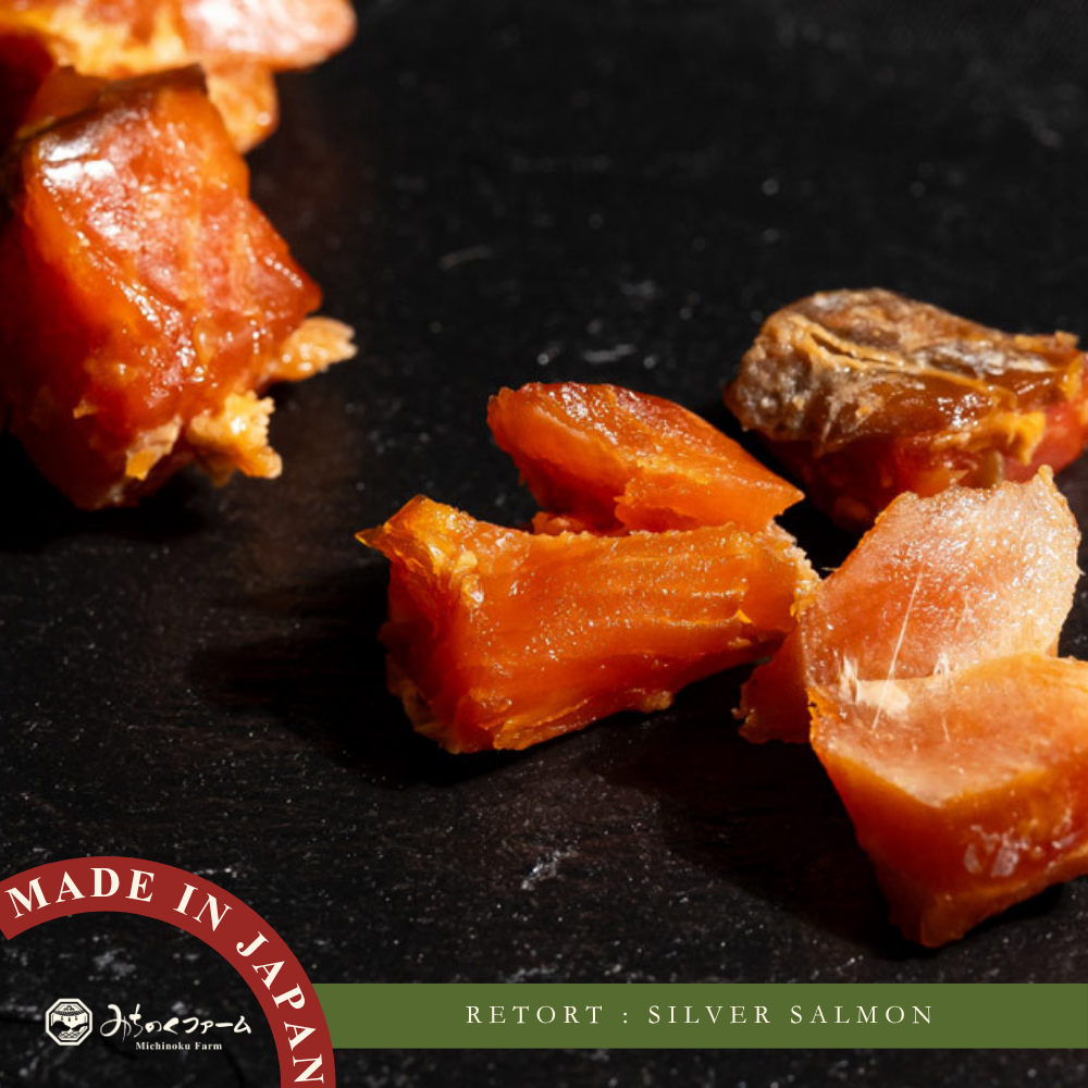 Michinoku Farm Retort Silver Salmon pouch, a retort freeze dried salmon for dogs made in Japan. Soft, melt-in-the-mouth Japanese silver salmon for dogs and cats in Singapore